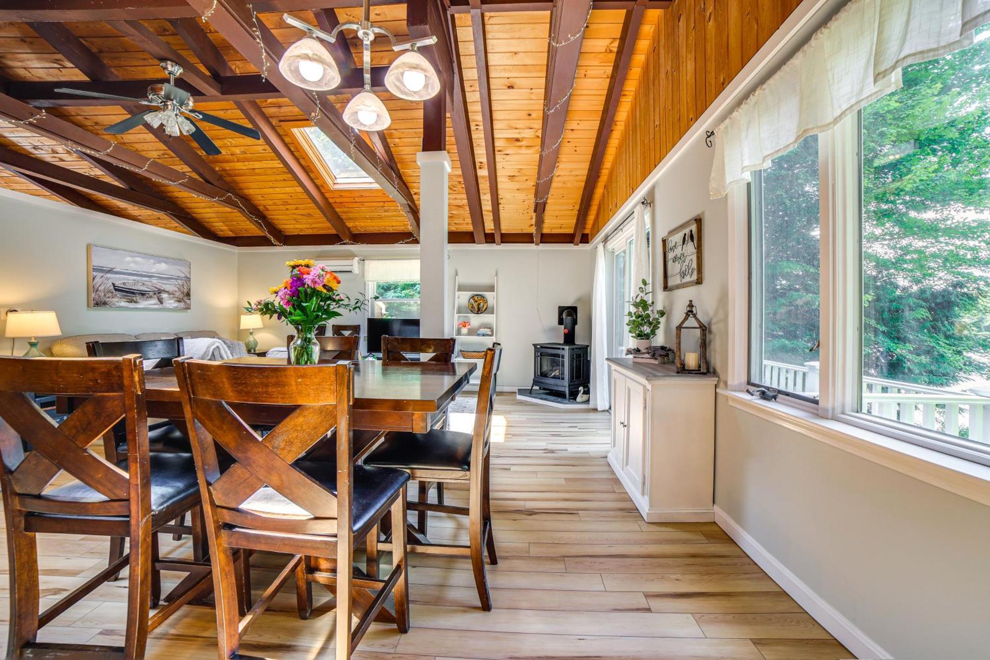 Breathtaking Newbury Cottage With Deck On Chalk Pond Exterior foto